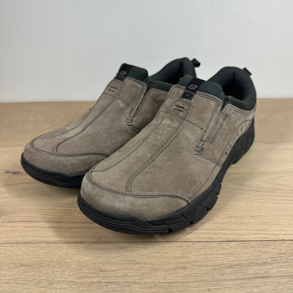 Skechers Sneakers Mens 10.5 Brown Leather Comfort Slip On Shoes Relaxed Fit